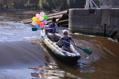 Vodáci - Praha - jezy - Vltava - masky - karneval