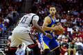 NBA, Golden State-Houston: Stephen Curry (30) - James Harden (13)