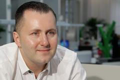 Šéf nejlepšího baru na světě: Každá noc v baru je otevřená, lidé k nám chodí i domluvit rozvod