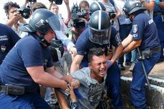 Policie zastavila vlak v maďarském Bicske