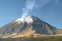 Sopka Popocatépetl v Mexiku