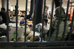 Maďarské nádraží: Tisíce lidí téměř bez pomoci, říká svědek