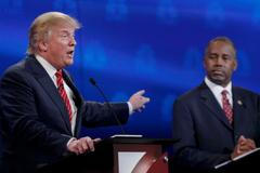 Donald Trump a Ben Carson v předvolební debatě.