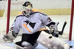 Tom Barrasso v dresu Pittsburghu