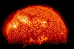 Obrazem: Krása slunečních aktivity na snímcích NASA