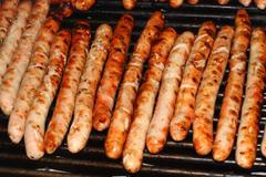 bratwurst klobása uzenina grilování