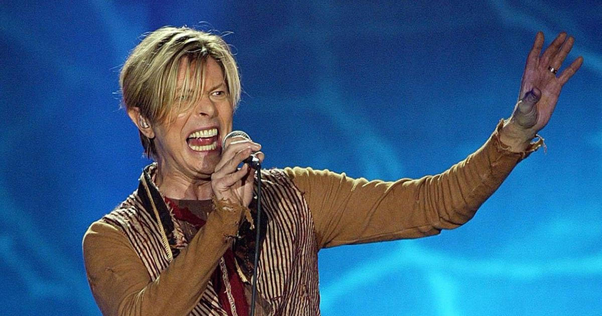 Hudební vesmířan Bowie byl renesančním umělcem moderní doby. Hrál, skládal i maloval