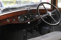 Jízda s historickými vozy Škoda