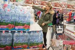 Monika Babišová nakupuje