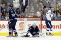 Tampa Bay Lightning vs. Winnipeg Jets - Ondřej Palát (v bílém) a Ondřej Pavelec