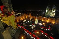 Šídlo: (Ne)rozsvěcení stromu srocení lidí nezabrání. Spolehlivý způsob je ten bruselský
