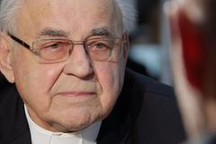 Kardinál Vlk: Křesťané a muslimové mají stejného Boha, teroristé víru zneužívají pro své cíle