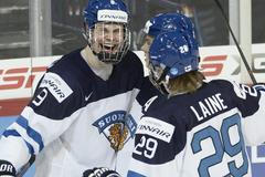 Jesse PULJUJARVI a Patrik Laine na MS juniorů