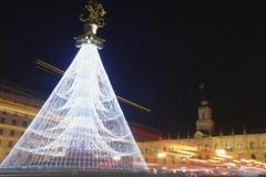 Vánoční stromy z různých měst světa. Poznáte z jakých?