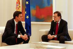 Španělský premiér Mariano Rajoy a lídr socialistů Pedro Sanchez.