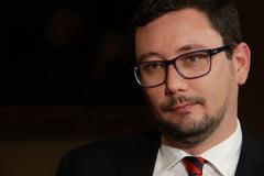 Ovčáček: Kdo je pražská kavárna? Neřeknu, udělalo by jim to radost, fascinace Zemanem přesahuje míru