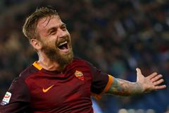 De Rossi slaví gól AS Řím