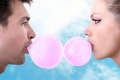 Jak jednoduše odstranit žvýkačku z kalhot