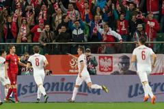 Polsko-ČR: Arkadiusz Milik slaví branku na 1:0