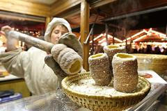 Trdelník je symbol dnešního marketingu, s tradicemi nemají vánoční trhy moc společného, říká expert