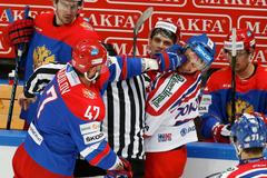 Radulov úřadoval pěstmi, ale smáli se Češi. Takhle vyhráli Channel One Cup