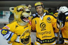 Martin Ručinský a litvínovský maskot