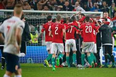 Fotbalisté Maďarska slaví postup z baráže na Euro 2016