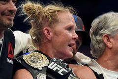 UFC 193: Holly Holmová vs. Ronda Rouseyová