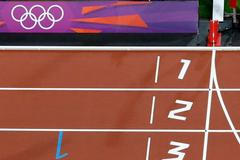 Ruská překážkářka Natalia Anťuchová slaví vítězství ve finále na 400 metrů překážek během OH 2012 v Londýně.