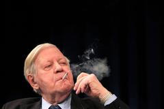 Klimeš: Helmut Schmidt uměl provokovat. Na rozdíl od Klause či Zemana