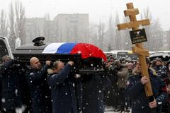 Pohřeb ruského pilota, sestřeleného 24. listopadu nad turecko-syrskou hranicí.