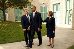 Barack Obama s pozůstalými po obětech střelby v Roseburgu