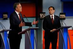 Jeb Bush a Marco Rubio během republikánské předvolební debaty
