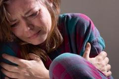 Deprese, smutek, násilí, domácí násilí, týrání, týraná žena, ilustrační foto