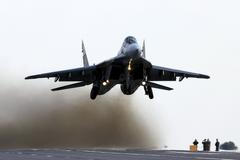 Běloruský MiG-29 na letišti nedaleko Minsku.