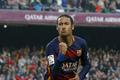 Neymar se raduje z gólu Barcelony