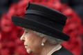 Den veteránů Britain's Queen Elizabeth takes part in the Remembrance Sunday ceremony at the Cenotaph in Westminster, central London