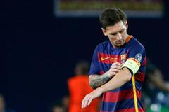 Evropský superpohár, Barcelona-Sevilla: Lionel Messi si nasazuje kapitánskou pásku