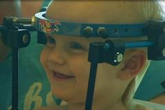 Batoleti oddělil náraz v autě hlavu od páteře. Lékaři ho zachránili