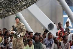 Evropa spouští operaci Sofie. Bude hledat pašeráky lidí na moři