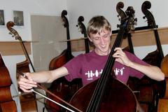 Chemik a kontrabasista Jan Hrubeš