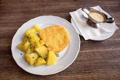 Poctivý smažený sýr v Lokále