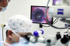 Laserová operace šedého zákalu