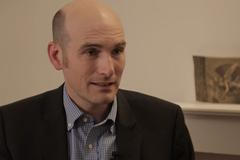 Rozhovor s bývalým rukojmím Islámského státu: Letecké útoky na Sýrii jsou past