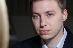 Zeman ohrožuje demokracii, pokud neubere, čeká ho ústavní žaloba, tvrdí autor petice