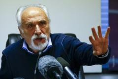 Hlava italské atletické federace Alfio Giomi