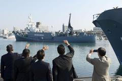 Japonská rybářská loď vyplouvá k Antarktidě na lov velryb.