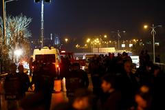 Turecko Istanbul výbuch Riot police secure a blast scene in Istanbul, Turkey