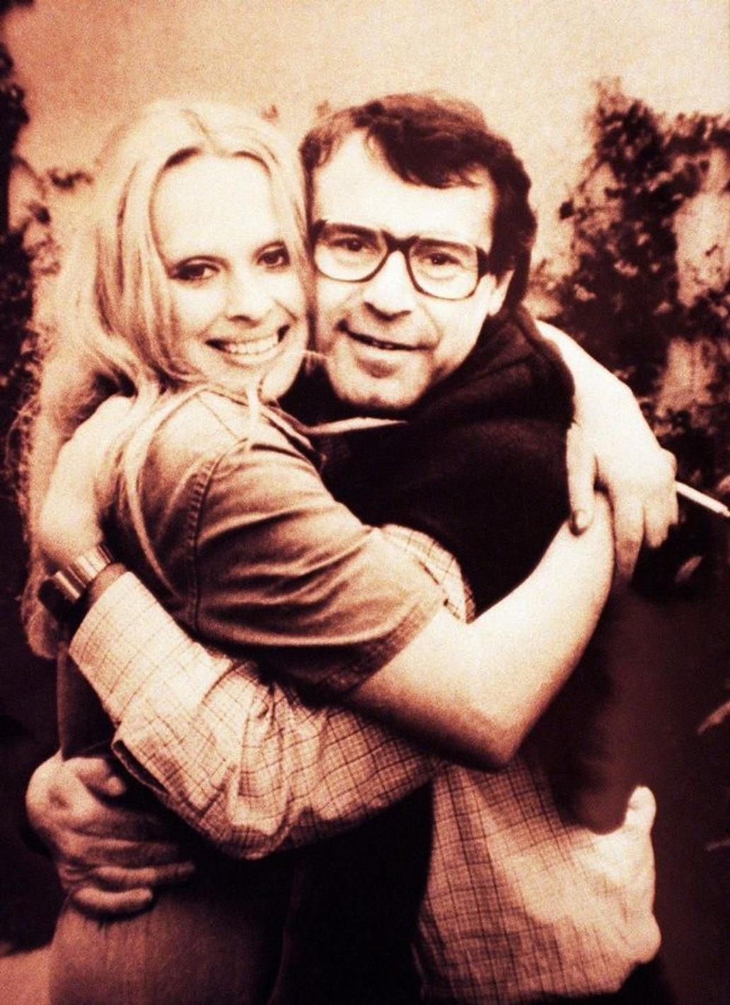 Věra Křesadlová Miloše Formana okouzlila natolik, že se s ní v roce 1964 oženil. Věra Křesadlová Miloše Formana okouzlila natolik, že se s ní v roce 1964 oženil.