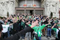 Foto: Radost a dojetí na magistrátu. Praha koupí Ďolíček, klokani i Ivan Trojan bujaře jásali